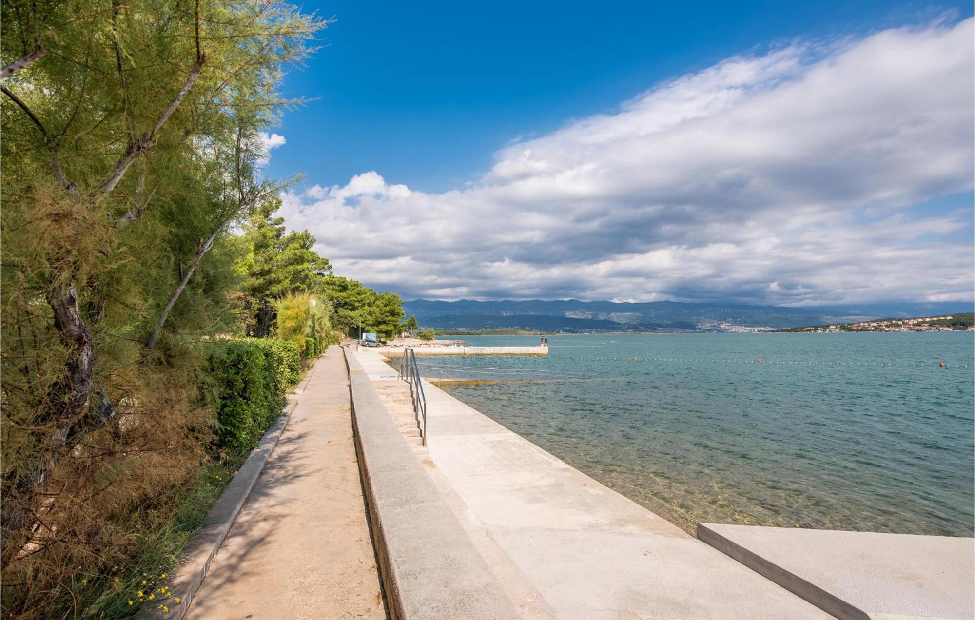 Gorgeous Apartment In Cizici With House Sea View Exterior photo