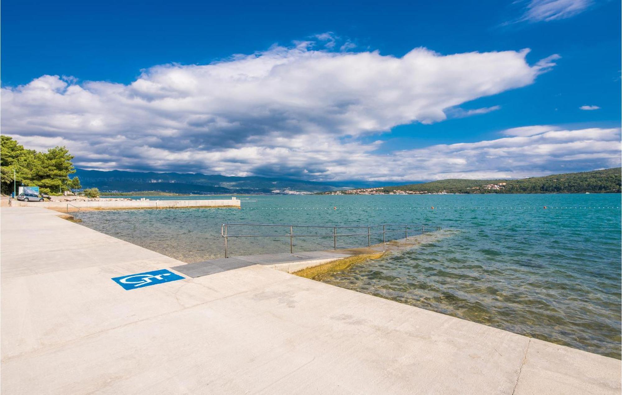 Gorgeous Apartment In Cizici With House Sea View Exterior photo